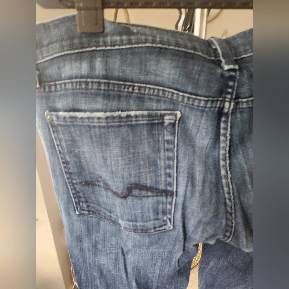 7 for all Mankind Low Rise Straight leg Medium Wash Jeans Size 31